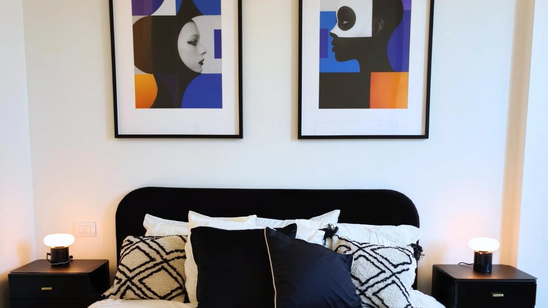 Black And White Apartment In Milan Downtown With Ac, Wifi And Subway M1 M2 Airoport Connected, Central Station