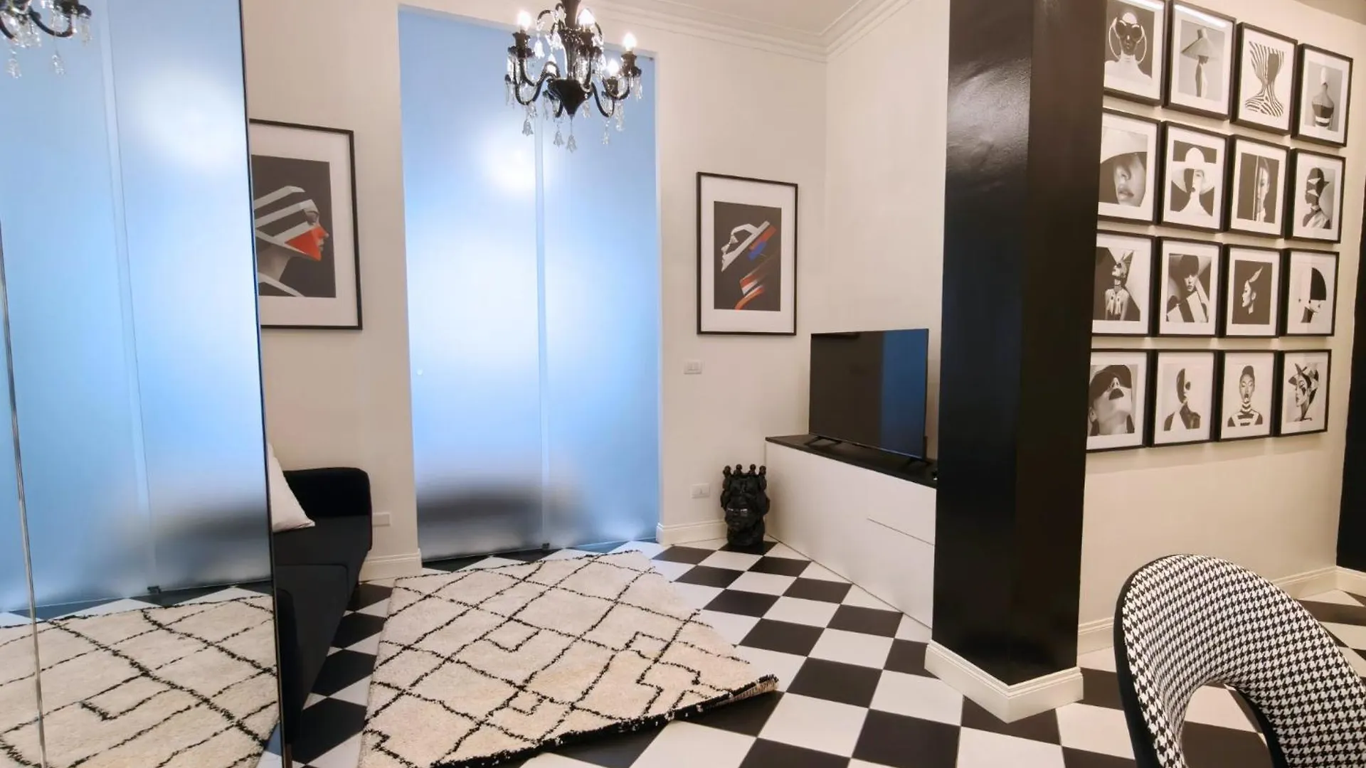 Black And White Apartment In Milan Downtown With Ac, Wifi And Subway M1 M2 Airoport Connected, Central Station 0*,  Italy