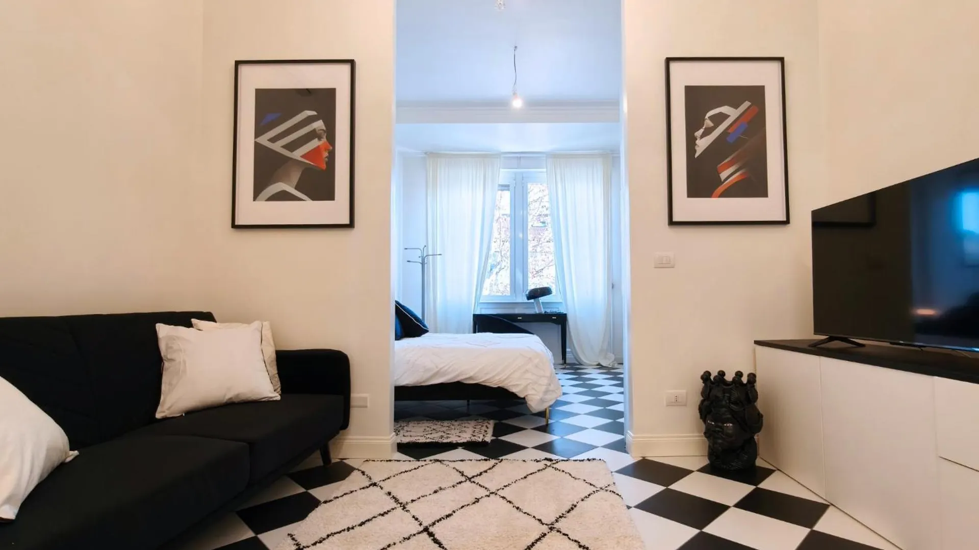 Black And White Apartment In Milan Downtown With Ac, Wifi And Subway M1 M2 Airoport Connected, Central Station