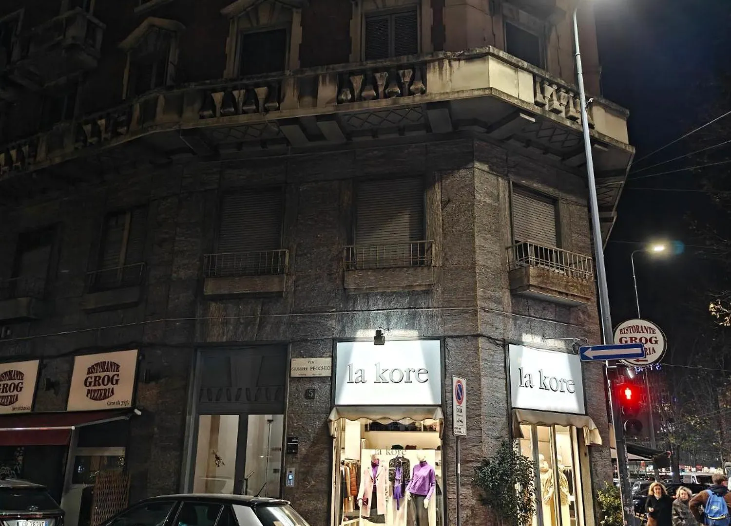 Black And White Apartment In Milan Downtown With Ac, Wifi And Subway M1 M2 Airoport Connected, Central Station
